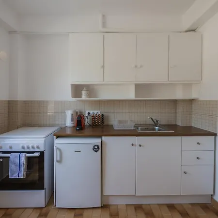 Vine House Apartment *