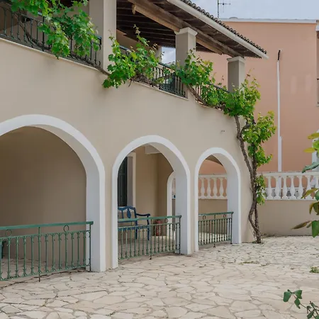 Vine House Apartament *