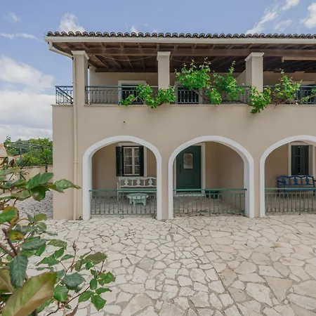 דירה Vine House קאסיופי
